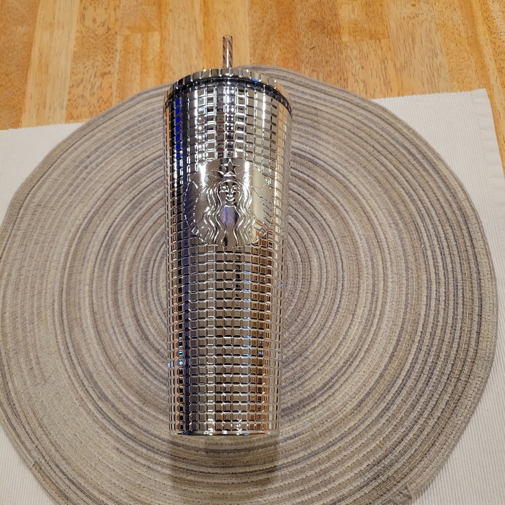 ☕️NWT~ STARBUCKS SILVER TUMBLER